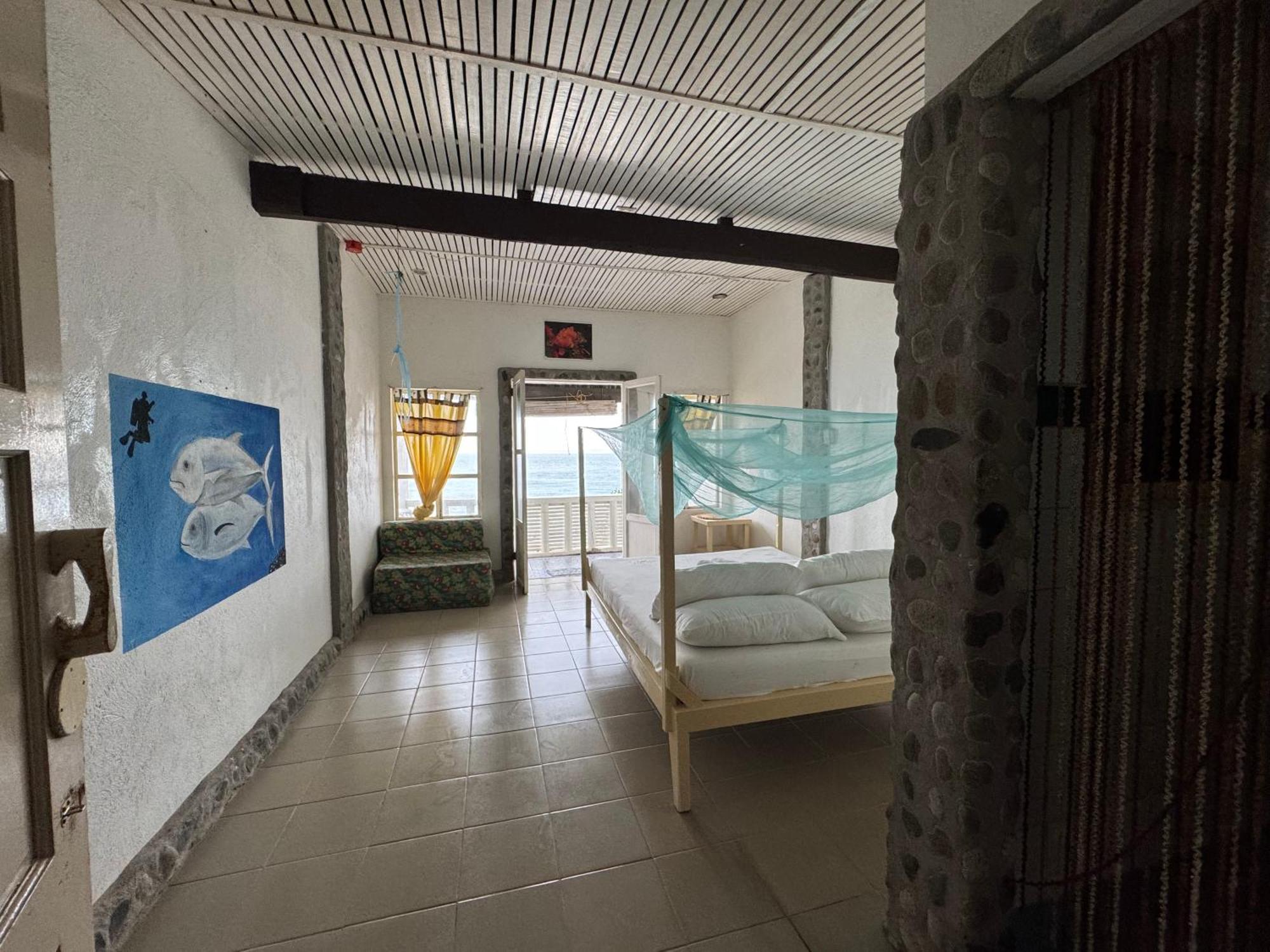 Liberty'S Lodge And Diving - Apo Island Dumaguete City Exterior foto