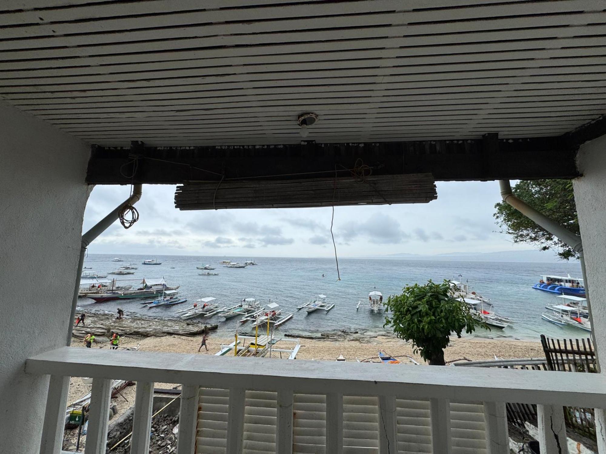 Liberty'S Lodge And Diving - Apo Island Dumaguete City Exterior foto