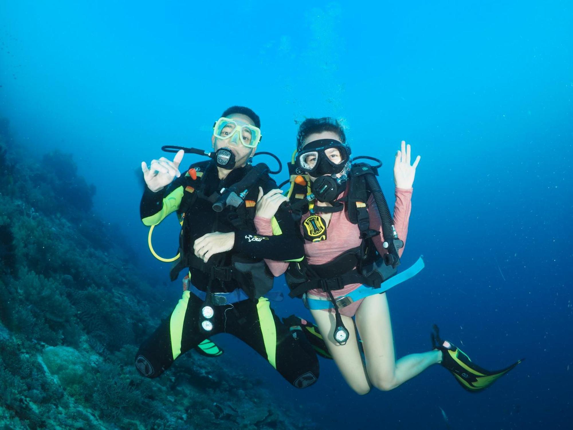 Liberty'S Lodge And Diving - Apo Island Dumaguete City Exterior foto