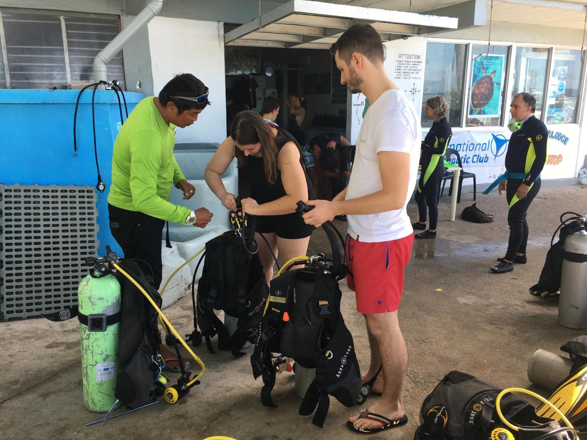 Liberty'S Lodge And Diving - Apo Island Dumaguete City Exterior foto